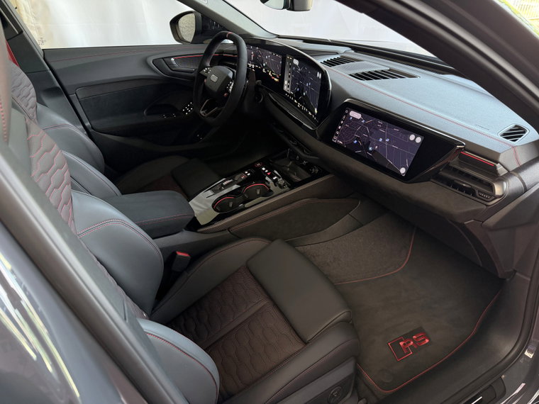 Vehicle Image 38