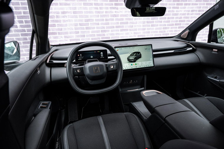 Vehicle Image 11