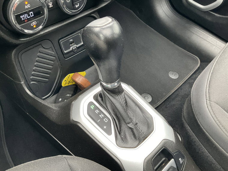 Vehicle Image 24