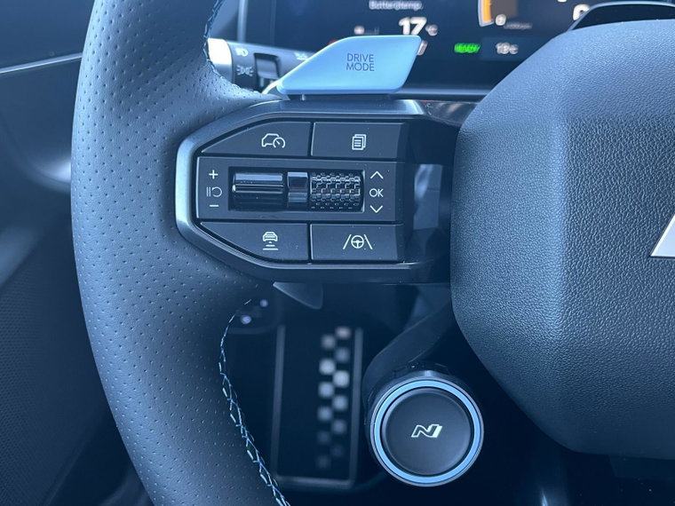 Vehicle Image 23