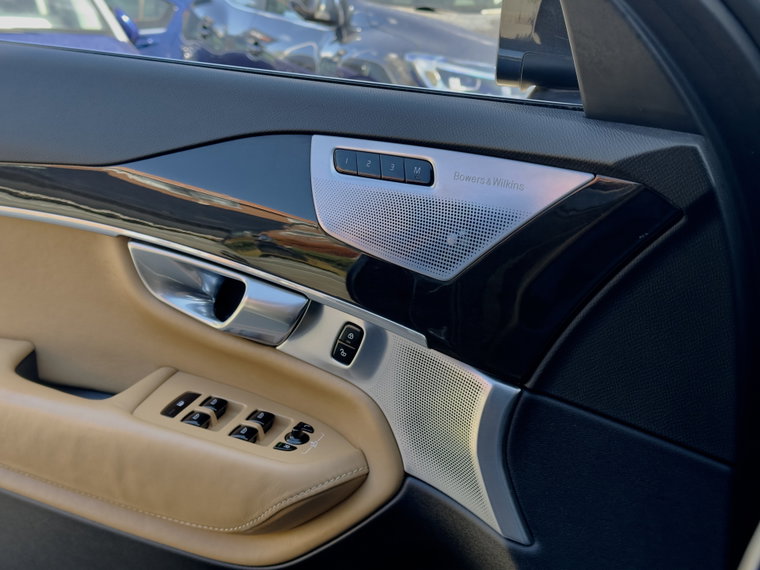 Vehicle Image 38