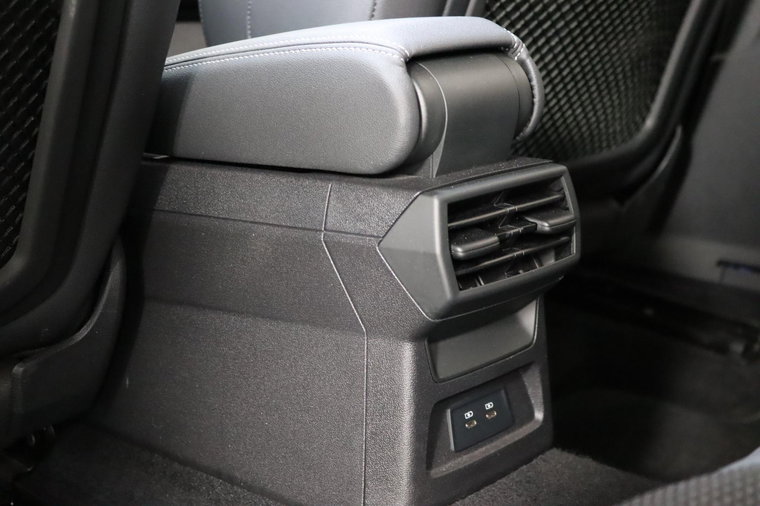 Vehicle Image 35