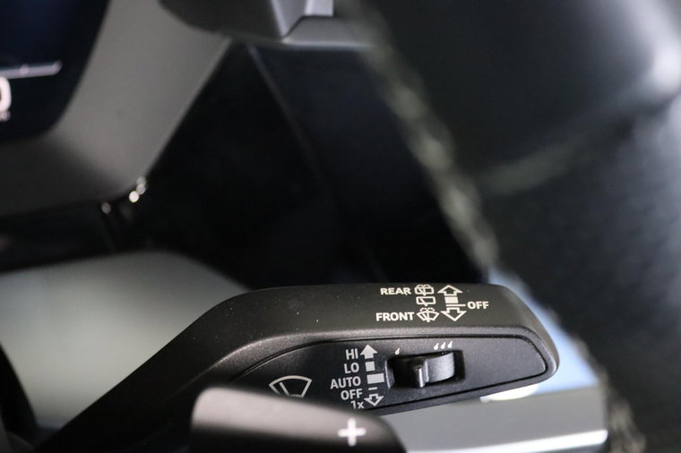 Vehicle Image 43