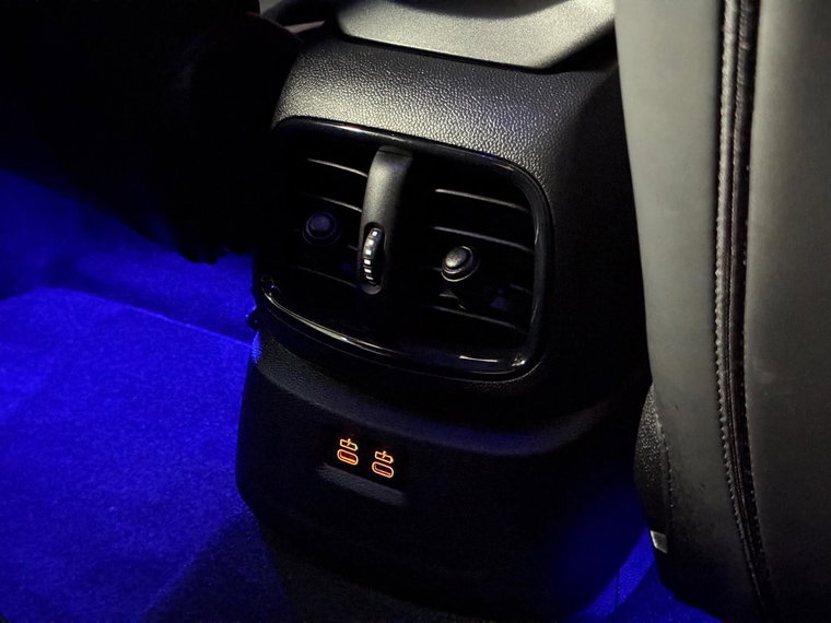 Vehicle Image 40
