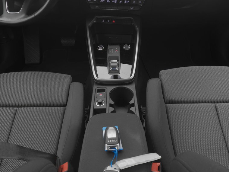 Vehicle Image 12
