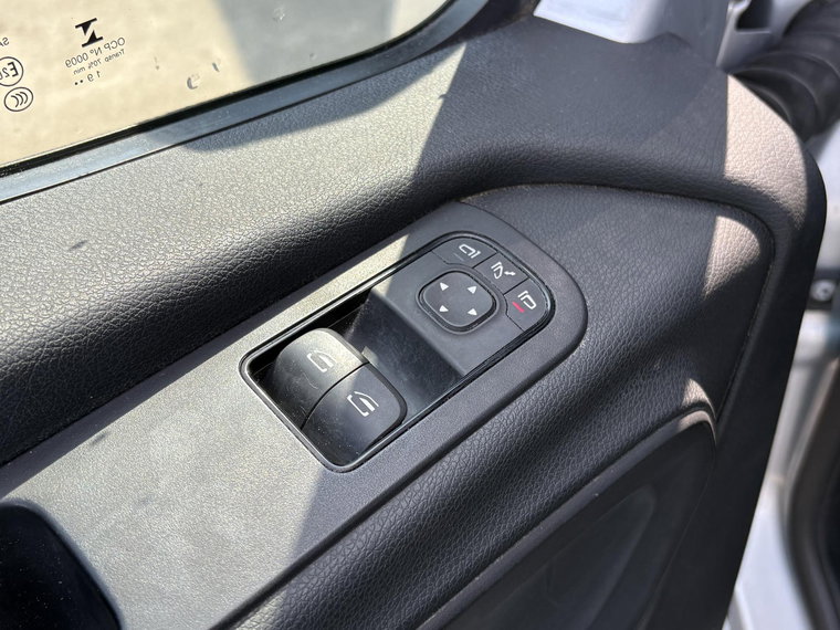 Vehicle Image 24