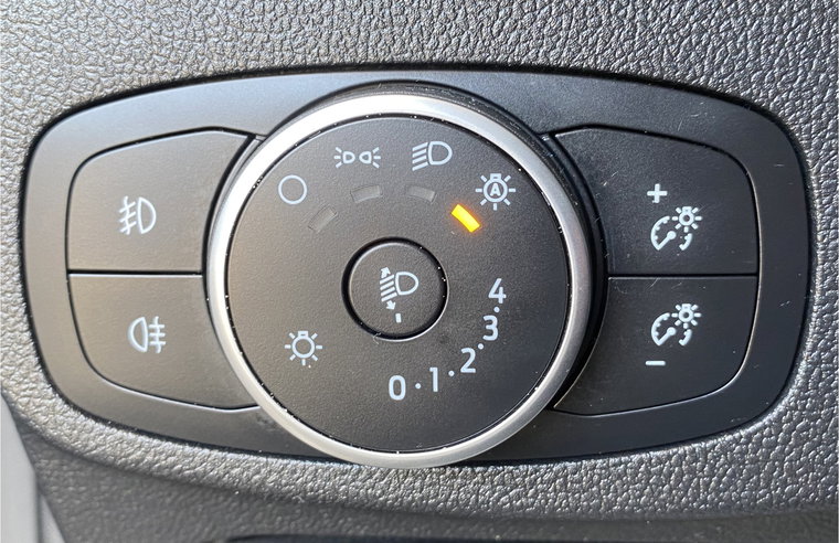 Vehicle Image 25