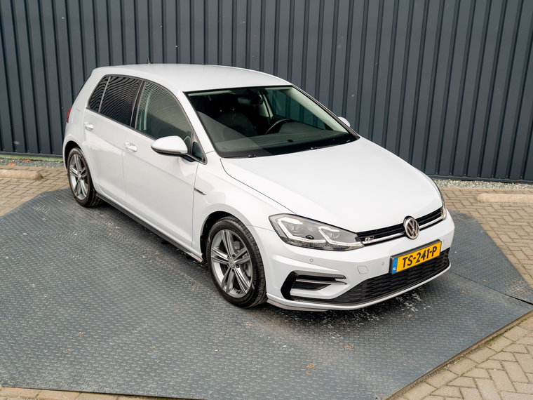 Vehicle Image 35