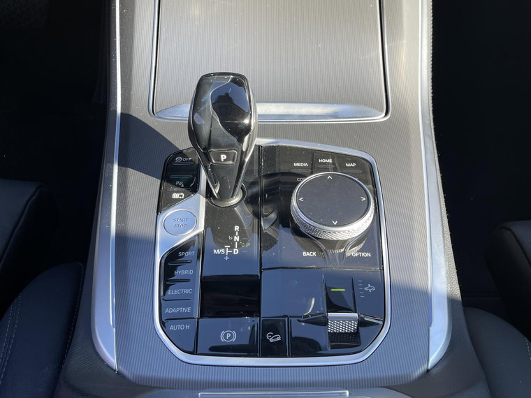 Vehicle Image 38