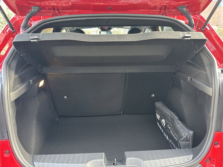 Vehicle Image 25