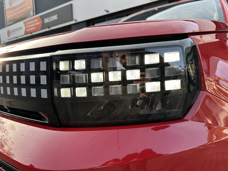 Vehicle Image 30