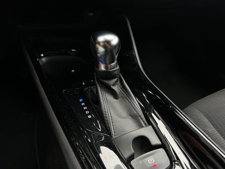 Vehicle Image 25