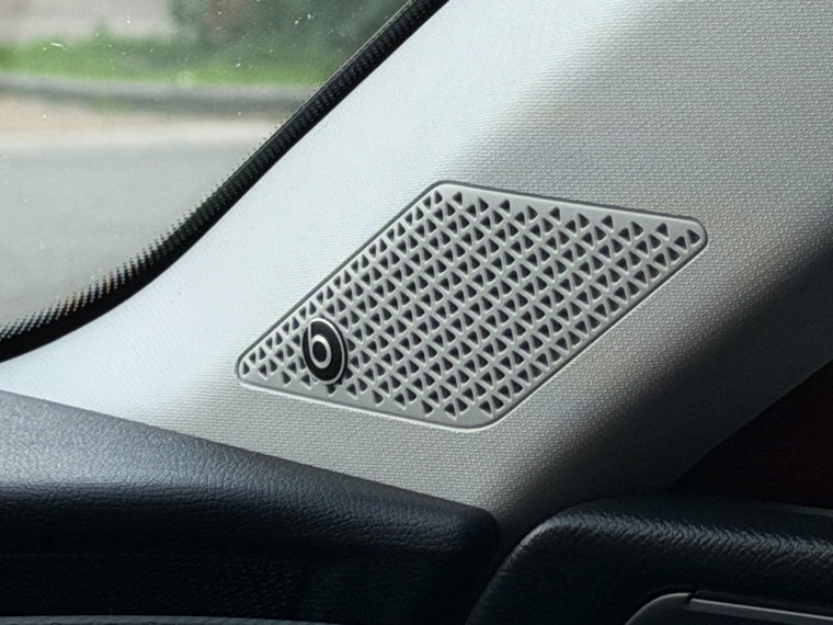 Vehicle Image 33