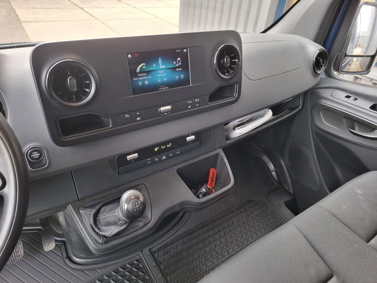 Vehicle Image 27
