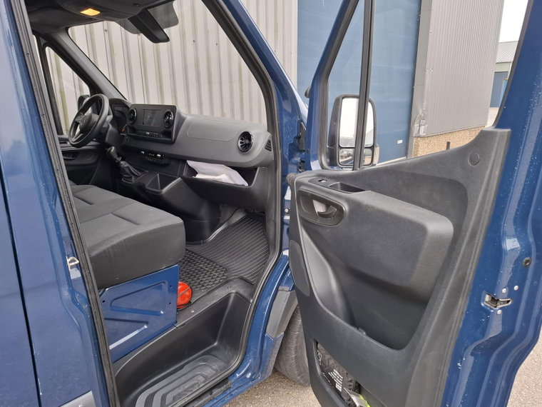 Vehicle Image 35