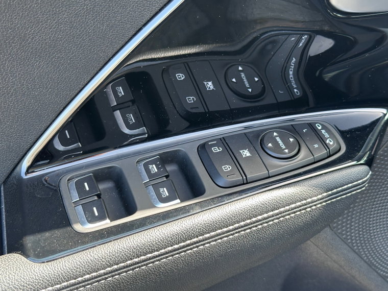 Vehicle Image 26