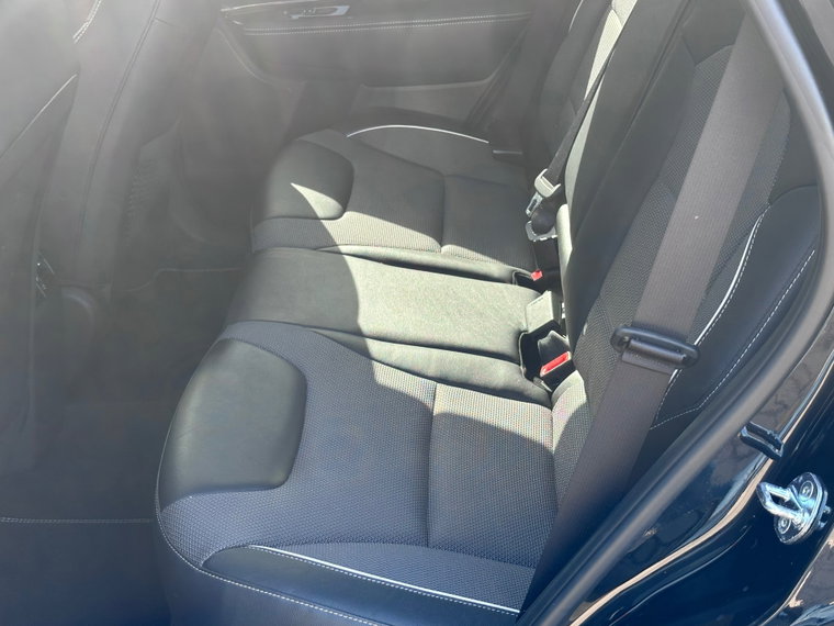 Vehicle Image 27