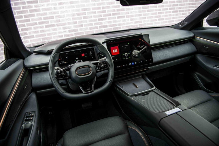 Vehicle Image 14