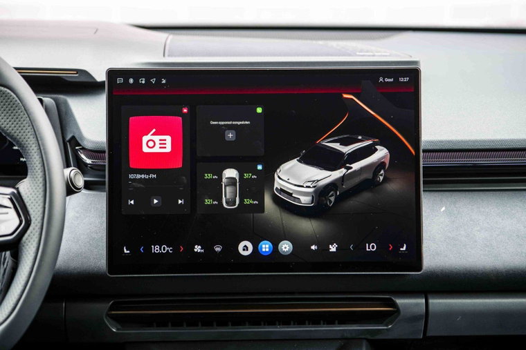 Vehicle Image 10
