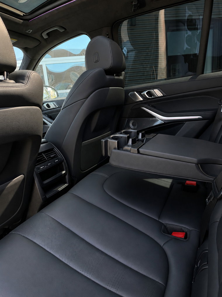 Vehicle Image 31