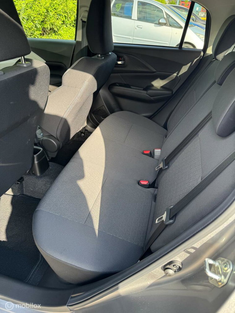 Vehicle Image 14