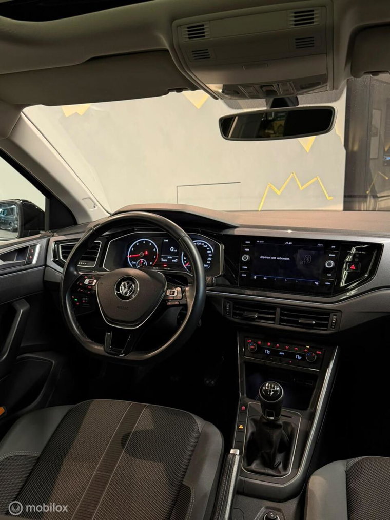 Vehicle Image 35
