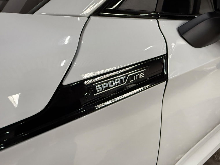 Vehicle Image 38
