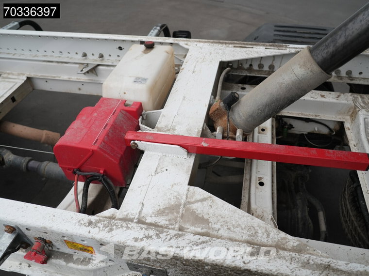 Vehicle Image 38