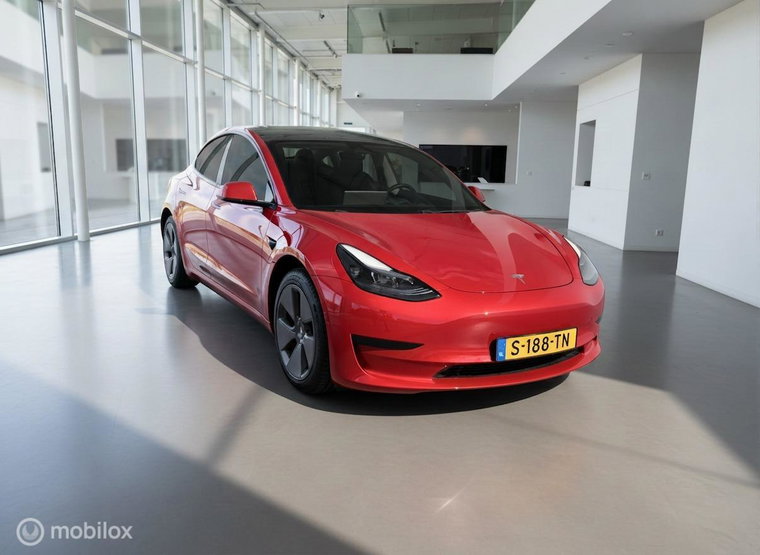 Vehicle Image 16