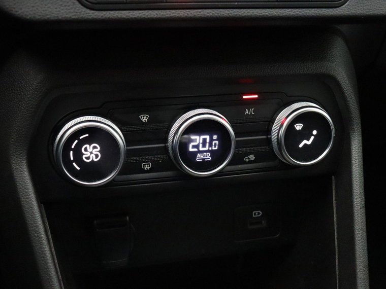 Vehicle Image 29