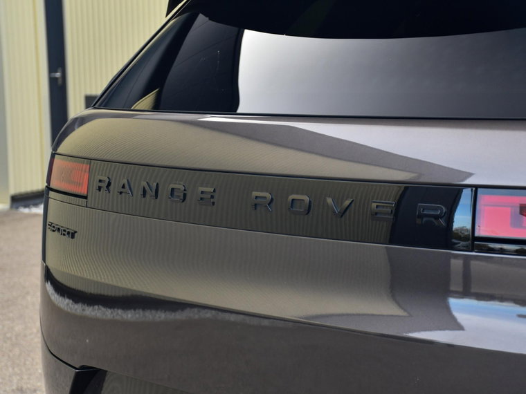 Vehicle Image 38