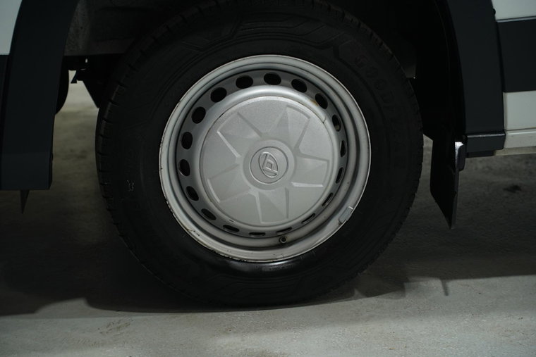 Vehicle Image 17