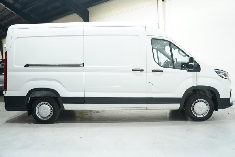 Vehicle Image 8