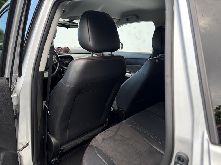 Vehicle Image 15