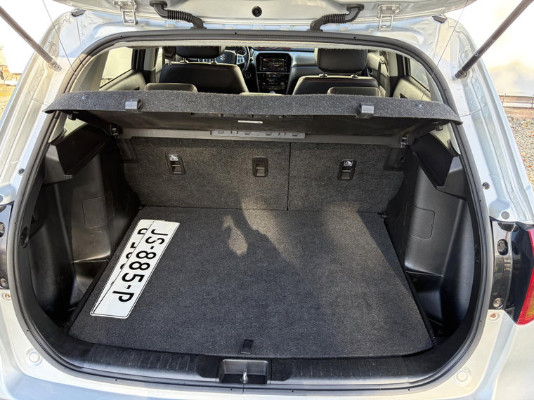 Vehicle Image 16
