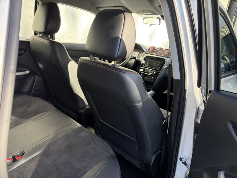 Vehicle Image 18