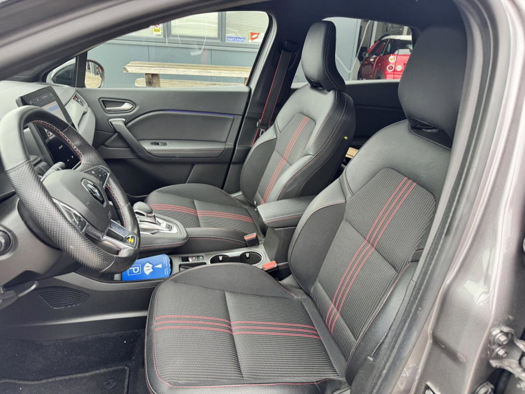 Vehicle Image 16