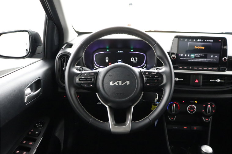 Vehicle Image 32