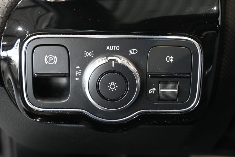 Vehicle Image 42