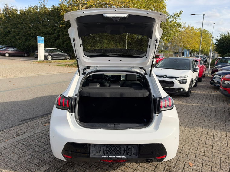 Vehicle Image 24