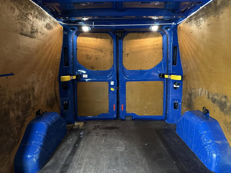 Vehicle Image 19