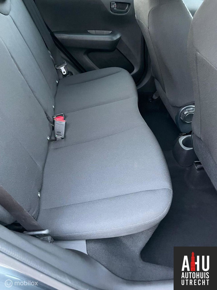 Vehicle Image 15