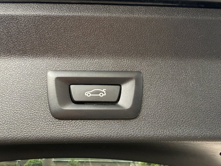Vehicle Image 27