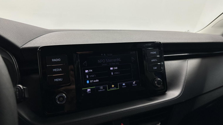Vehicle Image 28