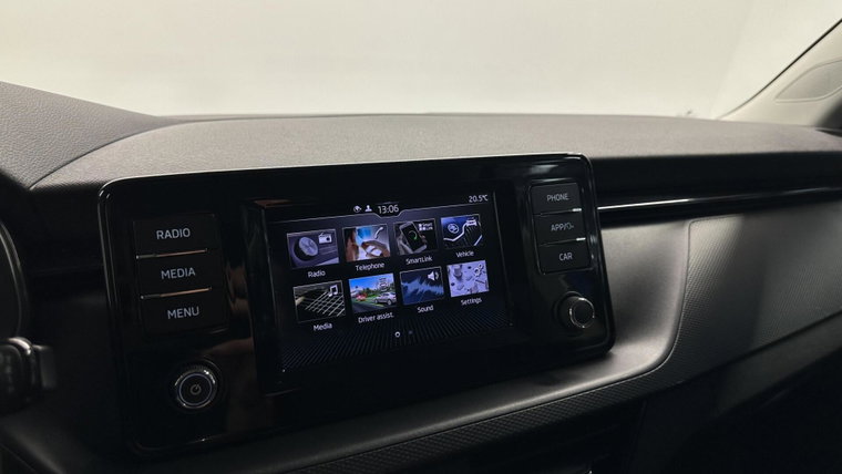 Vehicle Image 32