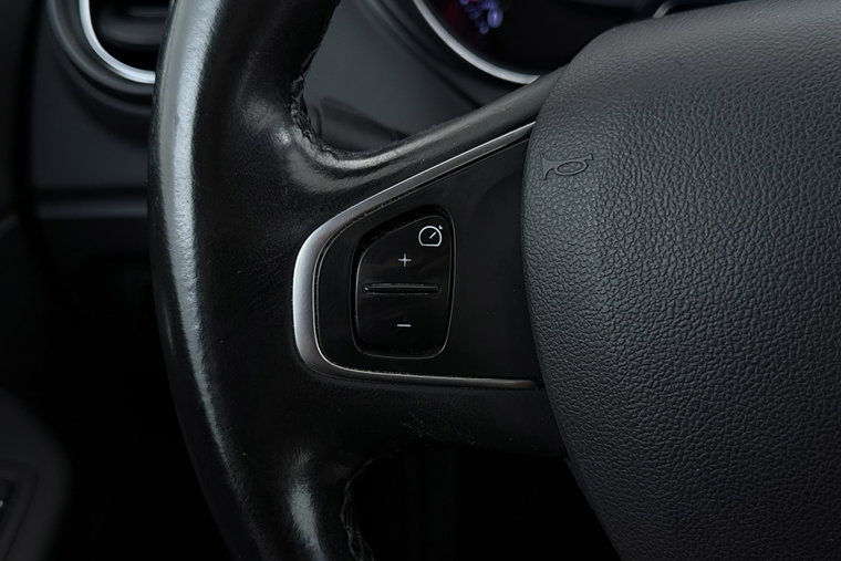 Vehicle Image 32