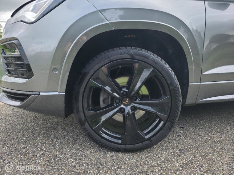 Vehicle Image 32