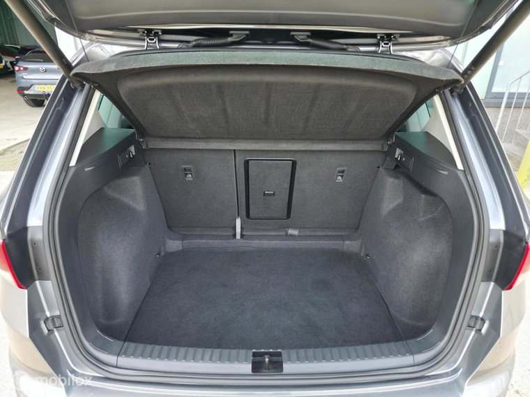 Vehicle Image 35