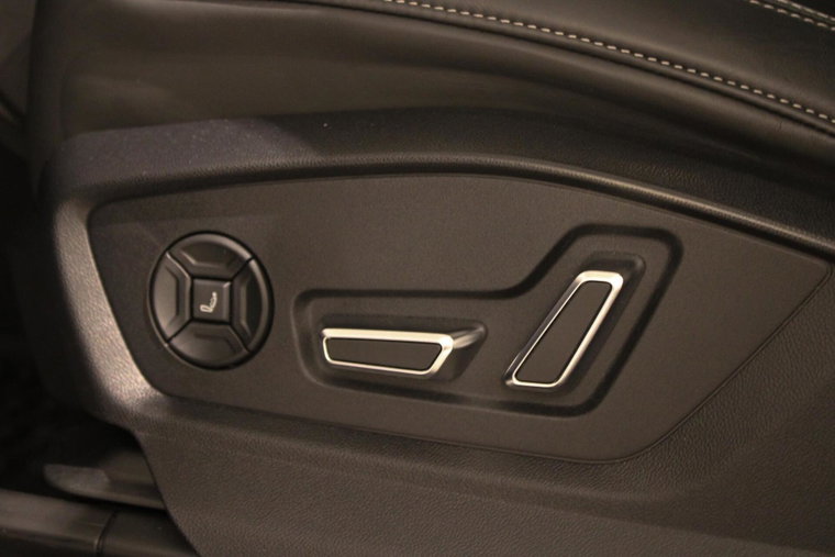 Vehicle Image 36