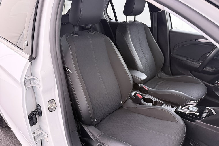 Vehicle Image 14